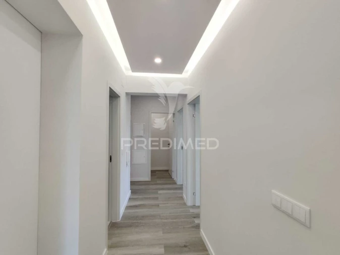 Apartamento T2 para Venda em Corroios Foto 35
