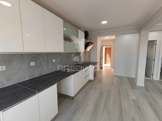 Apartamento T2 para Venda em Setubal (São Sebastião) Foto 2