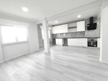 Apartamento T2 para Venda em Setubal (São Sebastião)