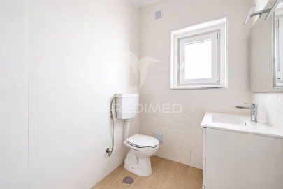 Apartamento T2 para Venda em Alcobaça e Vestiaria