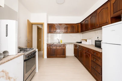 Apartamento T2 para Venda em Alcobaça e Vestiaria