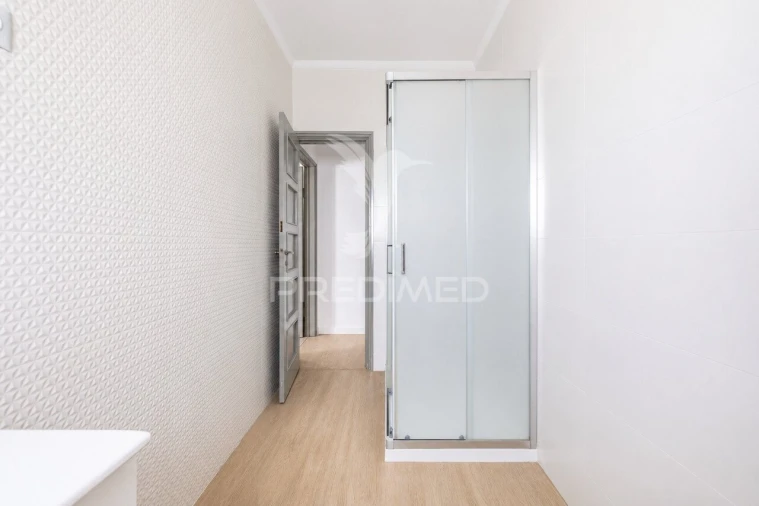 Apartamento T2 para Venda em Alcobaça e Vestiaria Foto 17