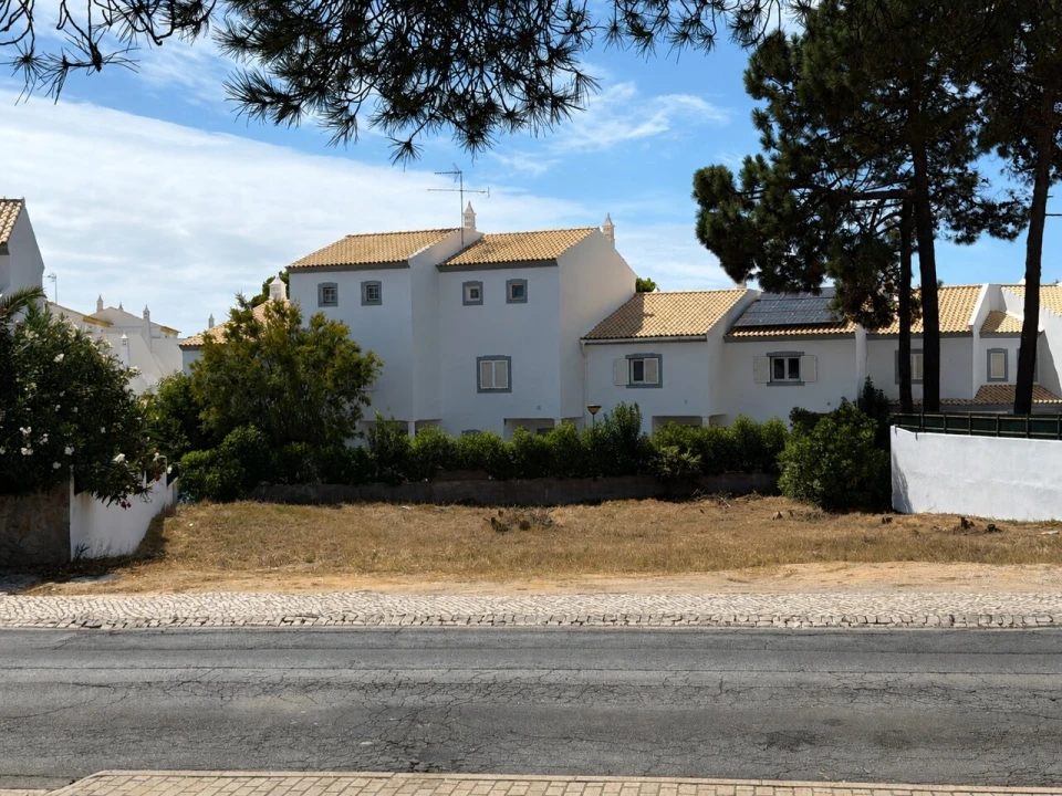 Terreno para Venda em Albufeira e Olhos de Água Foto 1