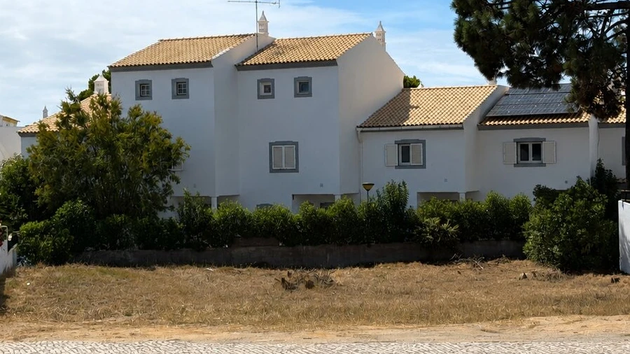 Terreno para Venda em Albufeira e Olhos de Água