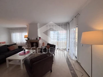 Apartamento T3 para Arrendamento em Cascais e Estoril