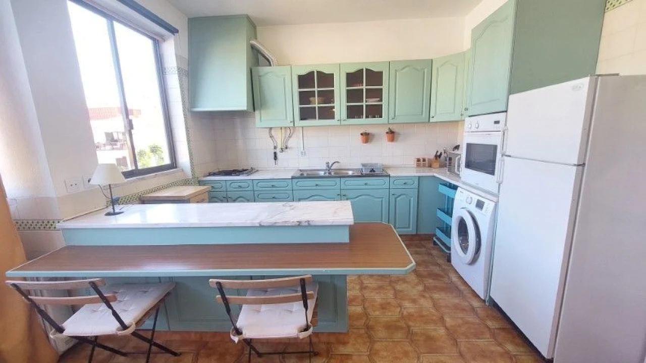 Apartamento T1 para Arrendamento em Carcavelos e Parede Foto 1