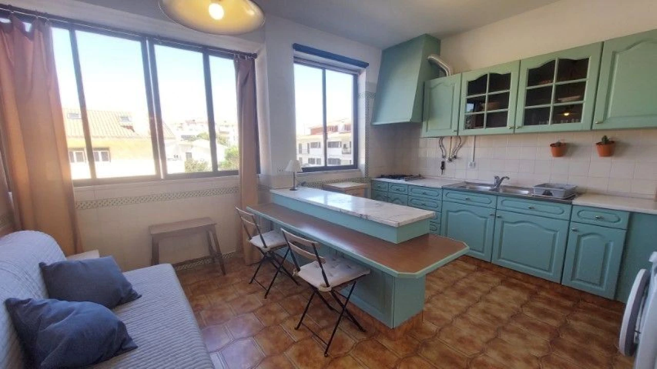 Apartamento T1 para Arrendamento em Carcavelos e Parede Foto 2