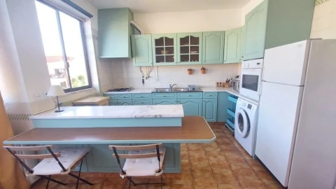 Apartamento T1 para Arrendamento em Carcavelos e Parede