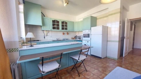 Apartamento T1 para Arrendamento em Carcavelos e Parede