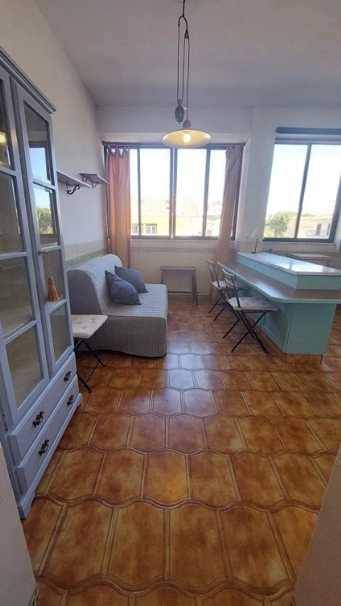 Apartamento T1 para Arrendamento em Carcavelos e Parede