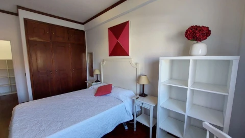 Apartamento T1 para Arrendamento em Carcavelos e Parede