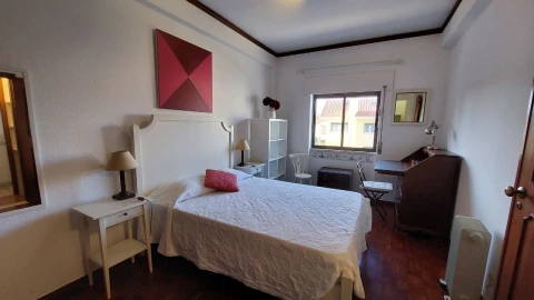 Apartamento T1 para Arrendamento em Carcavelos e Parede