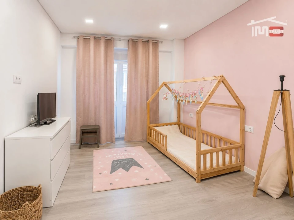 Apartamento T4 para Venda em Mina de Água Foto 10
