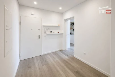 Apartamento T4 para Venda em Mina de Água