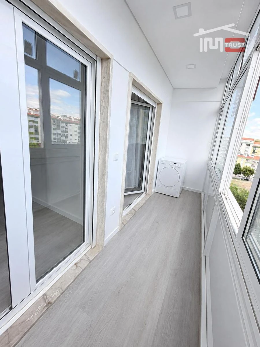 Apartamento T4 para Venda em Mina de Água Foto 15