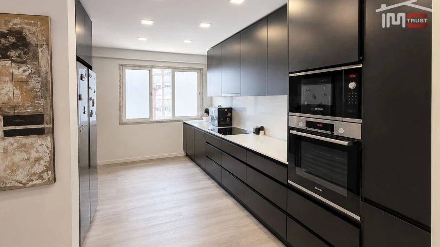 Apartamento T4 para Venda em Mina de Água