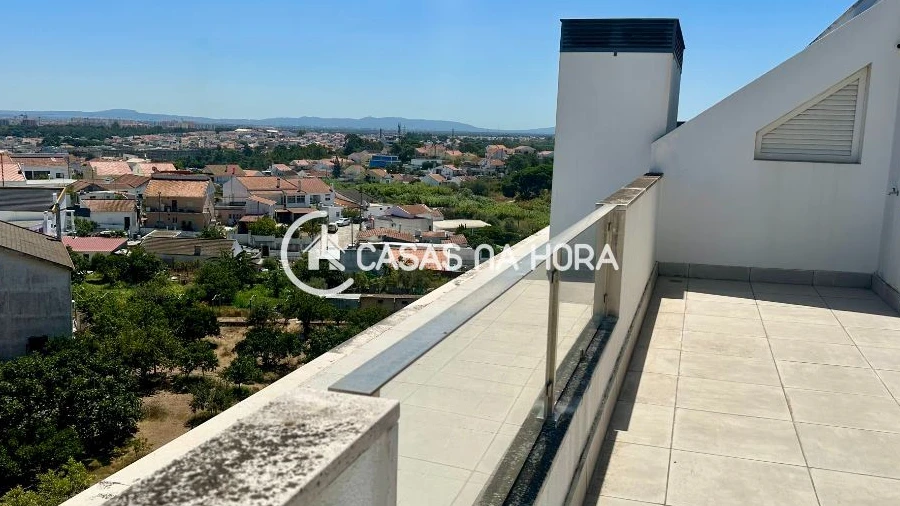 Apartamento T1 para Arrendamento em Charneca de Caparica e Sobreda