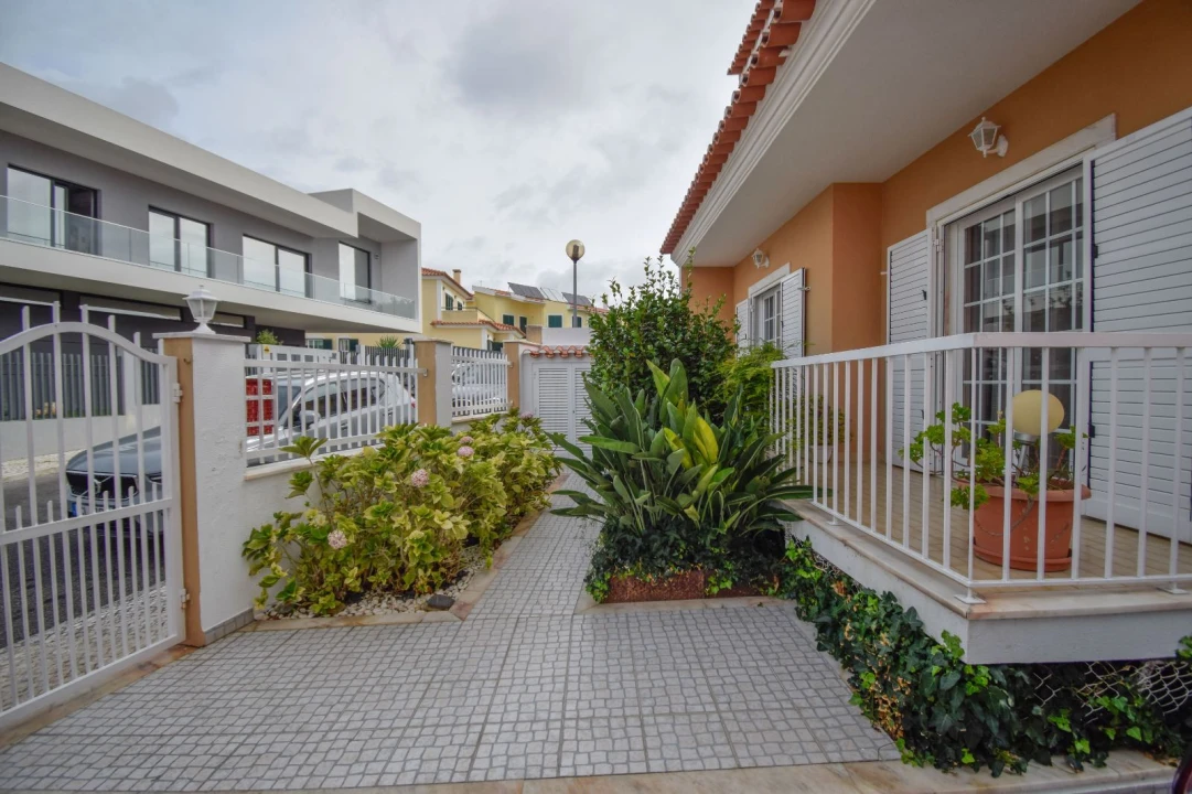 Moradia T3 para Venda em São Domingos de Rana Foto 28