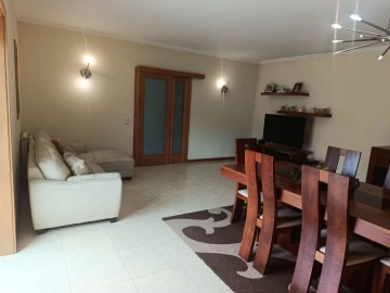 Moradia T3 para Venda em Castêlo da Maia