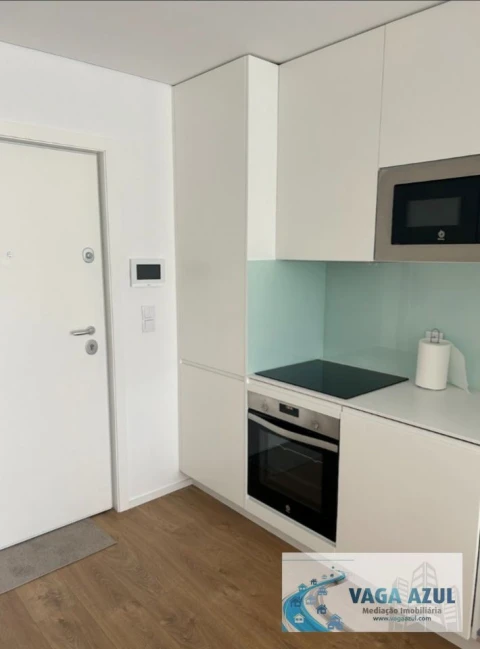Apartamento T1 para Arrendamento em Paranhos