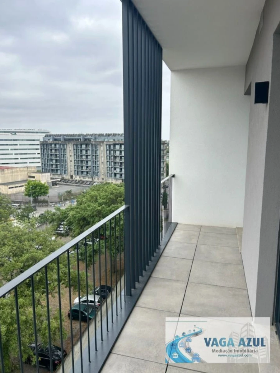 Apartamento T1 para Arrendamento em Paranhos Foto 2