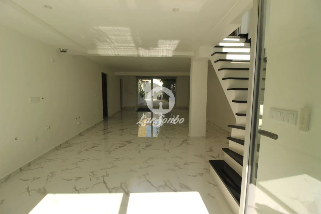 Moradia T2 para Venda em Golães Foto 1