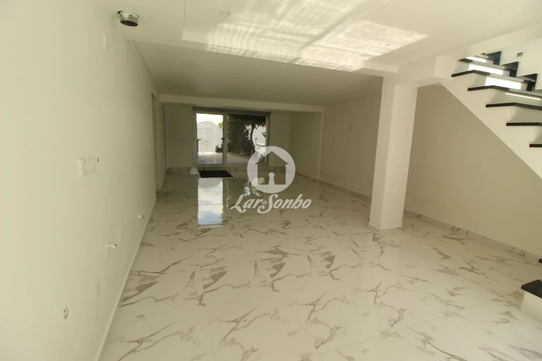 Moradia T2 para Venda em Golães Foto 2