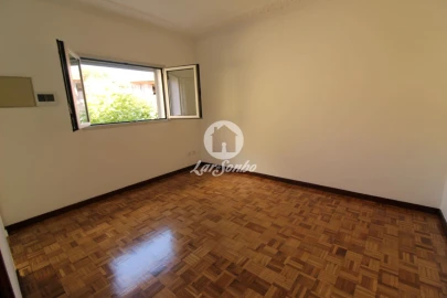 Moradia T2 para Venda em Golães