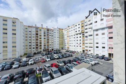 Apartamento T3 para Venda em Massamá e Monte Abraão