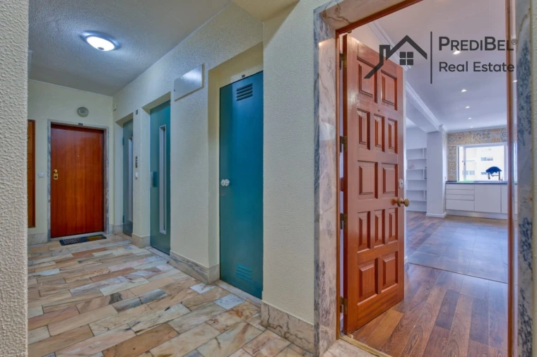 Apartamento T3 para Venda em Massamá e Monte Abraão Foto 13