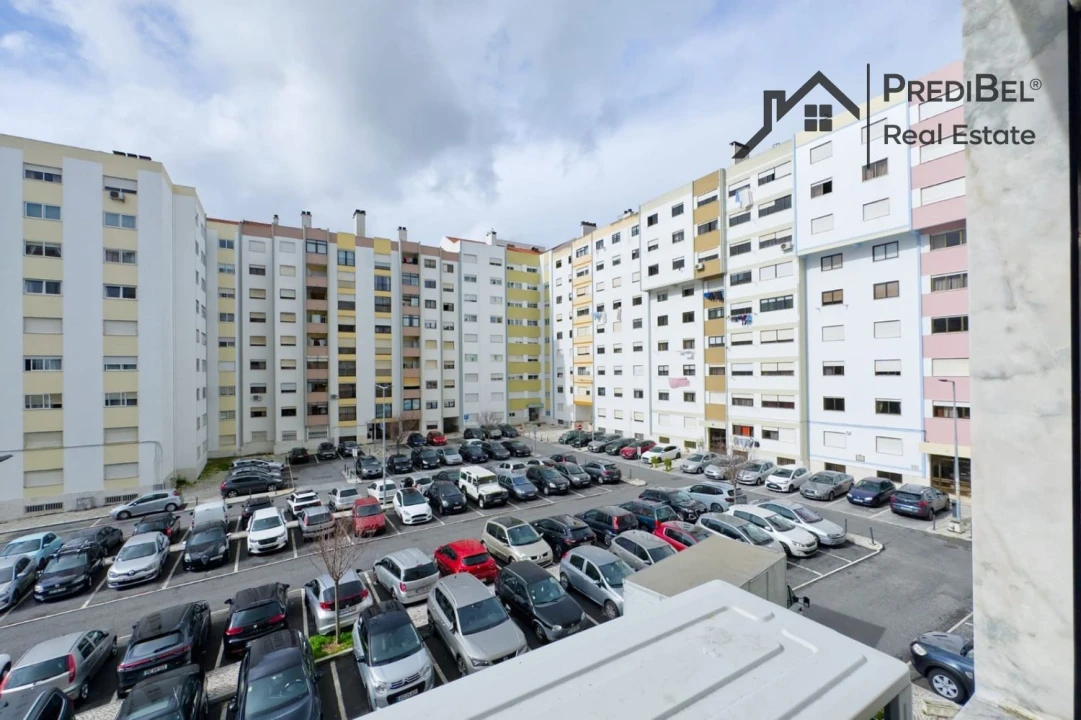 Apartamento T3 para Venda em Massamá e Monte Abraão Foto 11