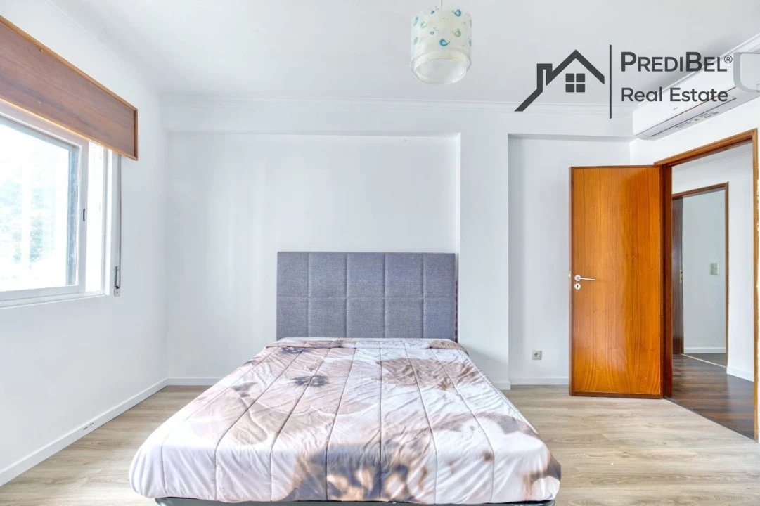 Apartamento T3 para Venda em Massamá e Monte Abraão Foto 4