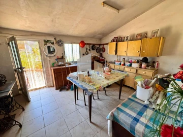 Moradia T2 para Venda em Cornes