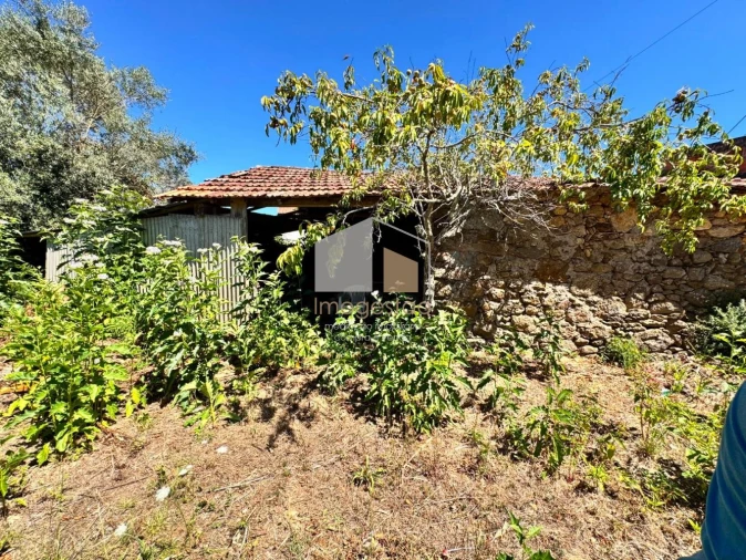 Moradia T2 para Venda em Cornes Foto 28