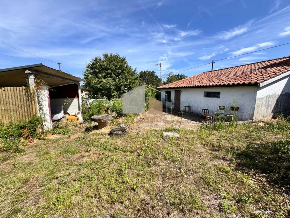Moradia T2 para Venda em Cornes Foto 36