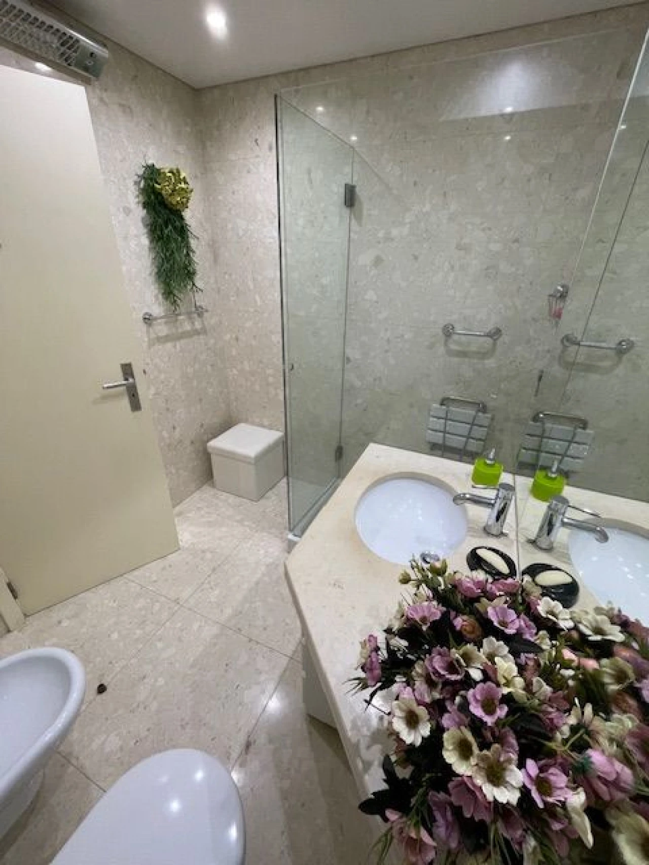 Apartamento T4 para Venda em Lordelo do Ouro e Massarelos Foto 11