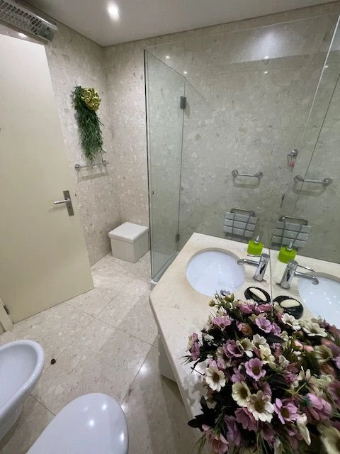 Apartamento T4 para Venda em Lordelo do Ouro e Massarelos