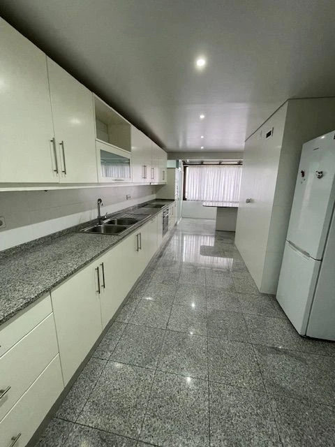 Apartamento T4 para Venda em Lordelo do Ouro e Massarelos