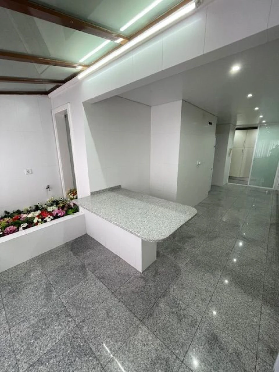 Apartamento T4 para Venda em Lordelo do Ouro e Massarelos Foto 7