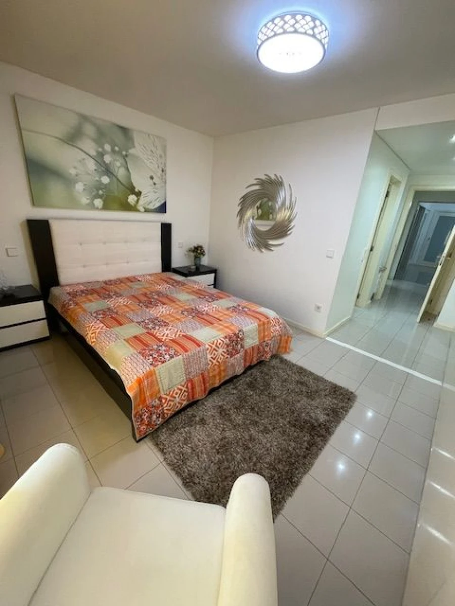 Apartamento T4 para Venda em Lordelo do Ouro e Massarelos Foto 10