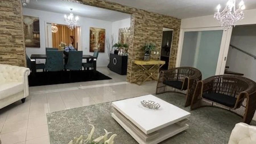 Apartamento T4 para Venda em Lordelo do Ouro e Massarelos
