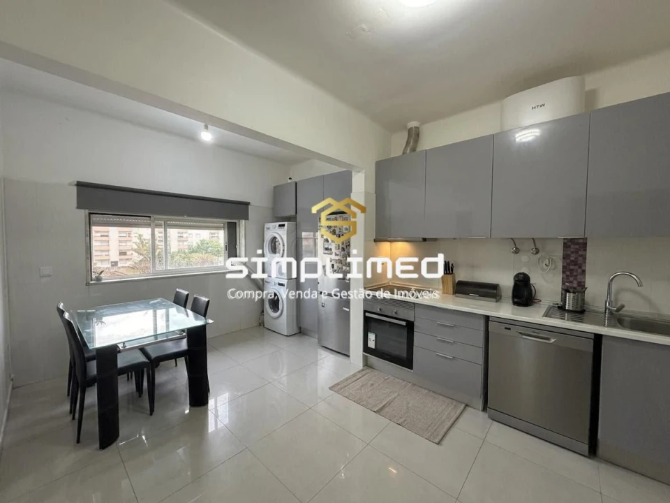 Apartamento T4 para Venda em Alhos Vedros Foto 1