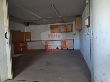 Garagem para Arrendamento em Laranjeiro e Feijó