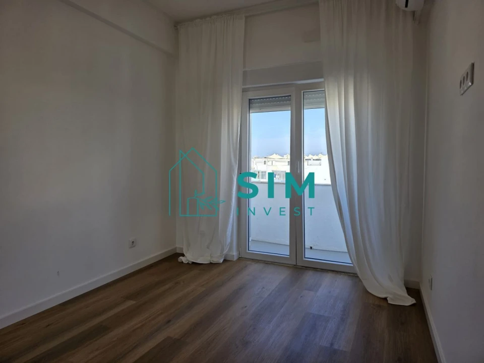 Apartamento T3 para Venda em Olhão Foto 12