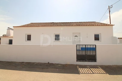 Moradia T3 para Venda em Santiago Maior