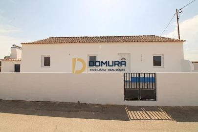 Moradia T3 para Venda em Santiago Maior