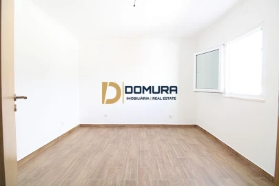 Moradia T3 para Venda em Santiago Maior