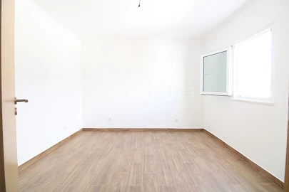 Moradia T3 para Venda em Santiago Maior