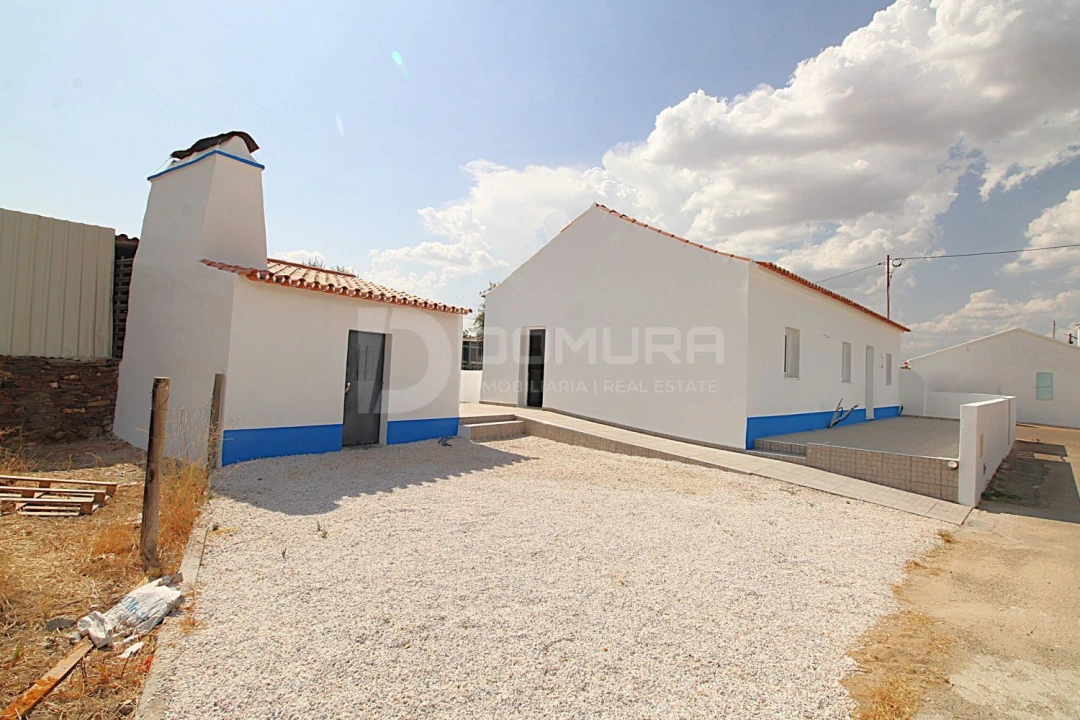 Moradia T3 para Venda em Santiago Maior Foto 6