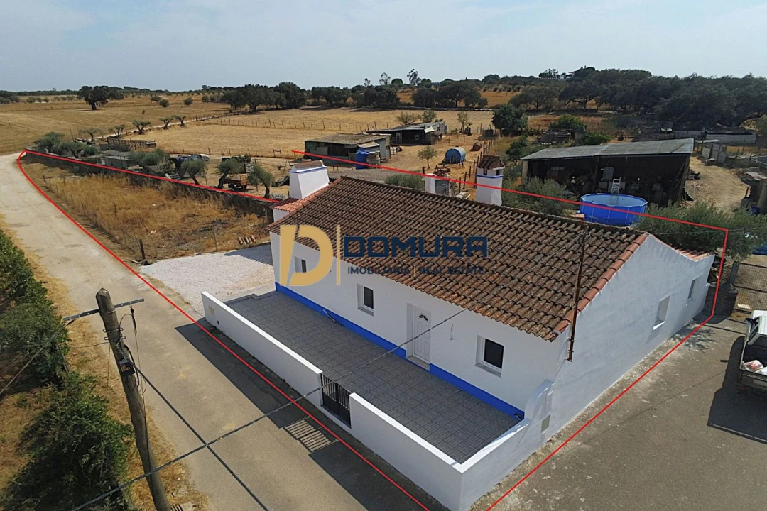 Moradia T3 para Venda em Santiago Maior Foto 1